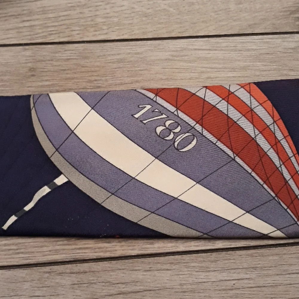 Hermes Authentic Scarf Abstract Silk Tie RARE Vtg‎